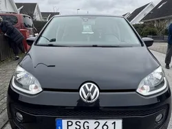 Svart Begagnad 2014 VW up! high up! Halvkombi | 58 000 kr (Marknadspris)
