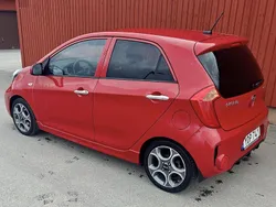 Röd Begagnad 2017 Kia Picanto Halvkombi | 45 000 kr (Marknadspris)