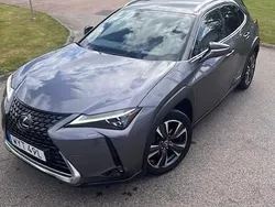 Grå Begagnad 2021 Lexus UX 250h E-FOUR SUV | 280 000 kr (Bra pris)