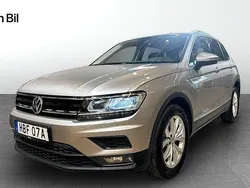Grå (tungsten silver metallic) Begagnad 2019 VW Tiguan Executive SUV | 299 900 kr (Marknadspris)