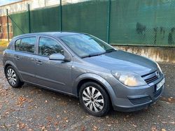 Grå Begagnad 2005 Opel Astra Halvkombi | 24 899 kr (Marknadspris)