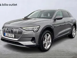 Grå Begagnad 2021 Audi e-tron Proline SUV | 399 900 kr (Lite dyr)