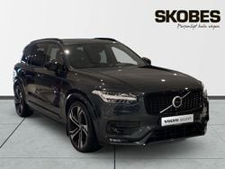 Grå Begagnad 2021 Volvo XC90 Pro SUV | 559 900 kr (Marknadspris)