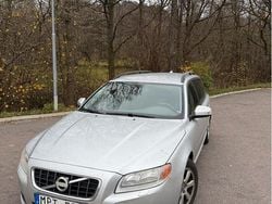 Grå Begagnad 2011 Volvo V70 Kombi | 44 000 kr (Bra pris)