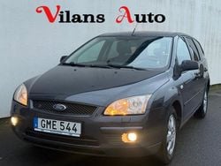 Grå Begagnad 2008 Ford Focus Trend Kombi | 14 900 kr (Marknadspris)