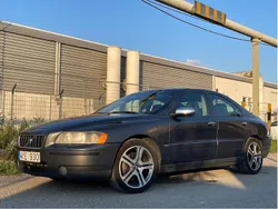 Grå Begagnad 2006 Volvo S60 Dynamic Sedan | 29 800 kr (Marknadspris)