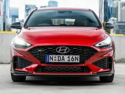 Polar white Begagnad 2021 Hyundai i30 N Line Halvkombi | 273 900 kr