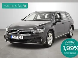 Mörkgrå Begagnad 2020 VW Passat GTE Kombi | 187 900 kr (Superpris)
