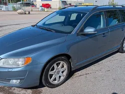 Blå Begagnad 2014 Volvo V70 Kinetic Kombi | 75 000 kr (Bra pris)