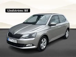Ljusbrun (brun) Begagnad 2015 Skoda Fabia Elegance Halvkombi | 104 900 kr (Marknadspris)