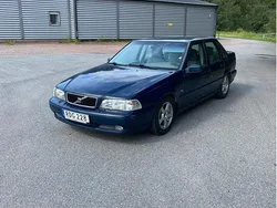 Blå Begagnad 2000 Volvo S70 Sedan | 20 000 kr (Marknadspris)