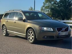 Grön Begagnad 2011 Volvo V70 Momentum Kombi | 42 000 kr (Marknadspris)