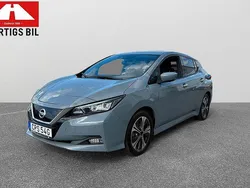 Ljusgrå Begagnad 2021 Nissan Leaf N-Connecta Halvkombi | 189 900 kr (Lite dyr)