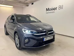 Grå (smokey grey metallic) Begagnad 2022 VW Taigo R-line SUV | 234 900 kr (Marknadspris)