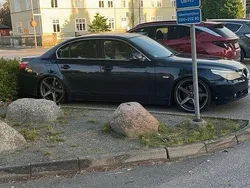 Blå Begagnad 2006 BMW 530 Sedan | 52 900 kr (Lite dyr)
