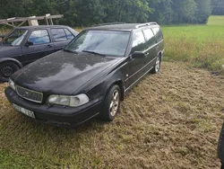 Svart Begagnad 2000 Volvo V70 Kombi | 5 500 kr (Marknadspris)