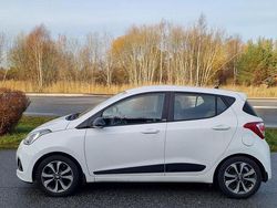 Vit Begagnad 2015 Hyundai i10 Comfort Halvkombi | 94 000 kr (Marknadspris)