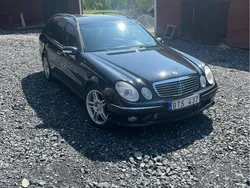 Svart Begagnad 2004 Mercedes E55 AMG Avantgarde Kombi | 215 000 kr