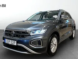 Mörkgrå Begagnad 2022 VW T-Roc Life SUV | 219 900 kr (Marknadspris)