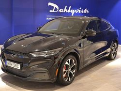 Svart Begagnad 2021 Ford Mustang Mach-E SUV | 389 000 kr (Lite dyr)