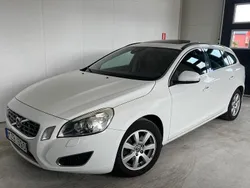 Vit Begagnad 2012 Volvo V60 Momentum Kombi | 89 900 kr (Bra pris)
