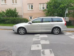 Grå Begagnad 2013 Volvo V70 Momentum Kombi | 70 000 kr (Superpris)