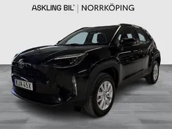 Svart Begagnad 2023 Toyota Yaris Cross Active SUV | 294 000 kr (Marknadspris)