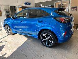 Blå Begagnad 2024 Ford Puma ST-Line SUV | 289 000 kr (Marknadspris)