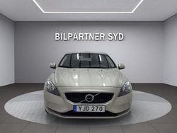 Ljusbrun Begagnad 2016 Volvo V40 Kinetic Kombi | 199 900 kr (Marknadspris)
