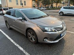 Brun Begagnad 2014 Toyota Avensis Edition Kombi | 145 000 kr