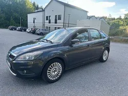 Grå Begagnad 2009 Ford Focus Halvkombi | 23 500 kr (Bra pris)