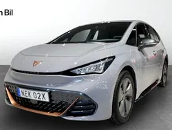 Ljusgrå Begagnad 2024 Cupra Born Halvkombi | 309 900 kr (Marknadspris)