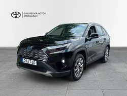 Svart Begagnad 2024 Toyota RAV4 Hybrid Executive SUV | 489 900 kr (Marknadspris)
