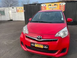 Röd Begagnad 2011 Toyota Verso-S Multidrive S Minibuss | 61 900 kr (Marknadspris)