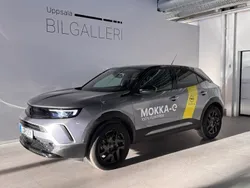Grå Begagnad 2022 Opel Mokka-e Ultimate SUV | 249 900 kr (Marknadspris)