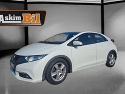 Vit Begagnad 2013 Honda Civic Sport Halvkombi | 129 900 kr (Lite dyr)