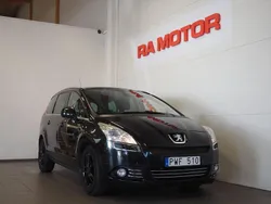 Svart Begagnad 2012 Peugeot 5008 Allure Minibuss | 89 900 kr (Marknadspris)