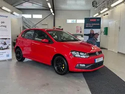 Röd Begagnad 2016 VW Polo Halvkombi | 74 900 kr (Marknadspris)