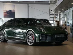 Mörkgrön Ny 2025 Porsche Panamera 4S Sedan | 1 499 000 kr