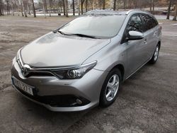 Ljusgrå Begagnad 2016 Toyota Auris Touring Sports Active Kombi | 159 000 kr (Marknadspris)