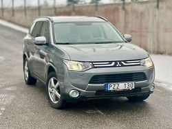 Mörkgrå Begagnad 2013 Mitsubishi Outlander SUV | 149 900 kr (Marknadspris)