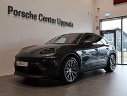 Grå Begagnad 2024 Porsche Macan 4 Electric SUV | 1 035 000 kr (Dyr)