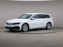 Vit Begagnad 2021 VW Passat Executive Kombi | 289 000 kr (Marknadspris)