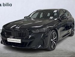 Svart Begagnad 2025 BMW 530e M Sport Kombi | 669 900 kr (Marknadspris)