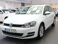 Vit Begagnad 2016 VW Golf VII Halvkombi | 119 900 kr (Marknadspris)