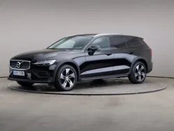 Svart Begagnad 2021 Volvo V60 CC Kombi | 329 000 kr (Marknadspris)