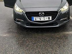 Grå Begagnad 2018 Mazda 3 Inclusive Halvkombi | 165 000 kr (Bra pris)