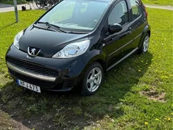 Svart Begagnad 2010 Peugeot 107 Halvkombi | 39 000 kr (Marknadspris)