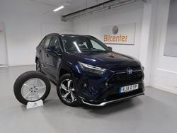 Mörkblå (blå) Begagnad 2022 Toyota RAV4 Hybrid SUV | 369 900 kr (Superpris)