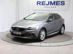 Grå Begagnad 2017 Volvo V40 CC Kombi | 219 500 kr (Lite dyr)